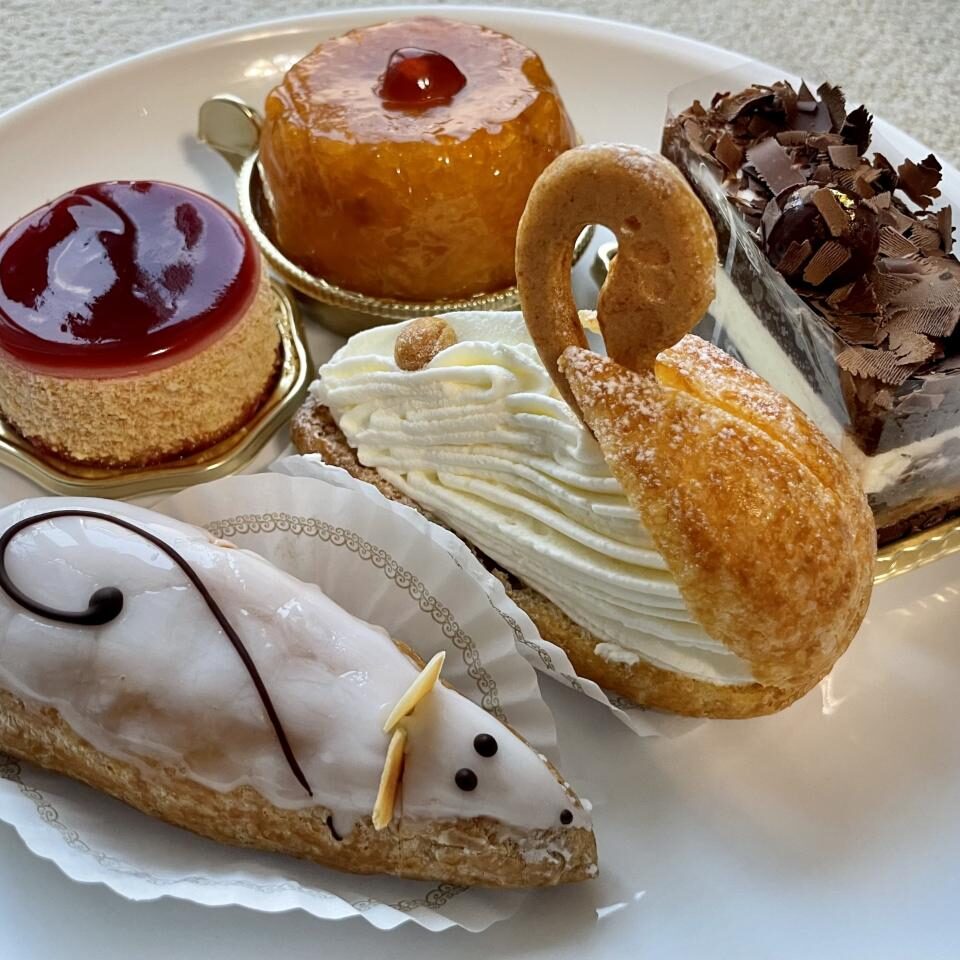 き*り様 【一点物｜スワンシュークリーム 食品サンプル｜高精細造形・アート作品】 かわいすぎて食べられない！ 名店から受け継いだ三軒茶屋